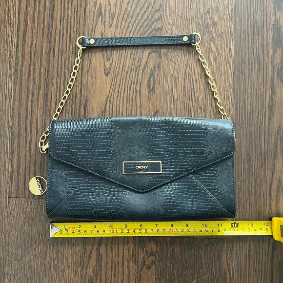 DKNY clutch bag - Picture 7 of 8